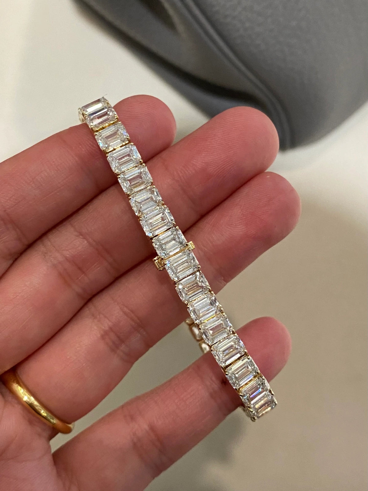 Emerald-cut diamond tennis bracelet in 14K yellow gold, original view 4