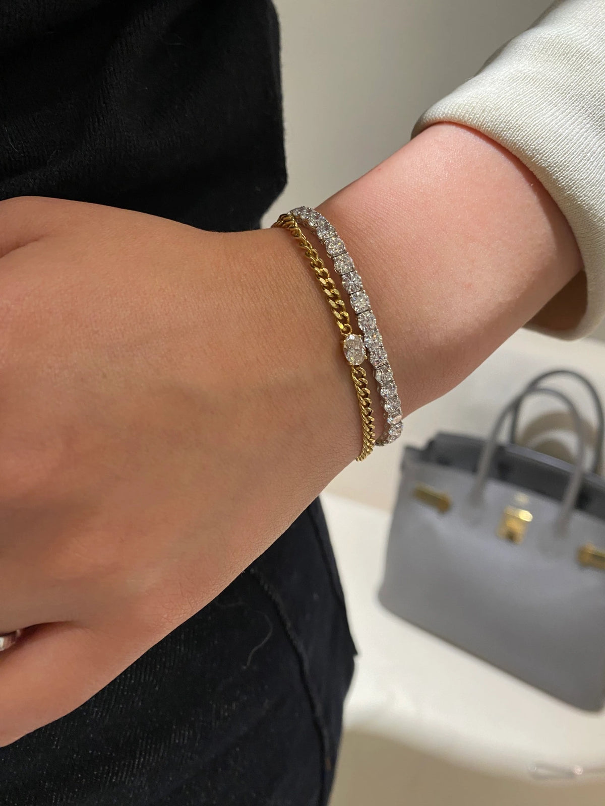 Round diamond tennis bracelet in 18K white gold, original view 6