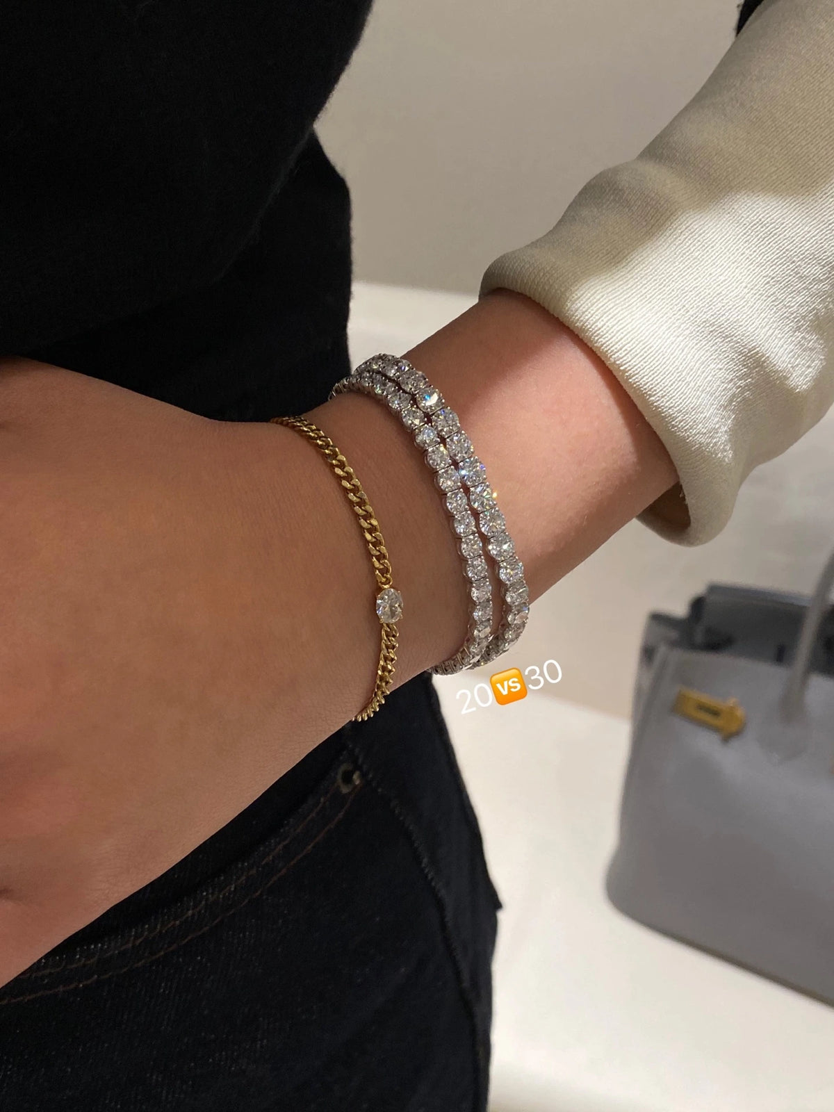 Round diamond tennis bracelet in 18K white gold, original view 9