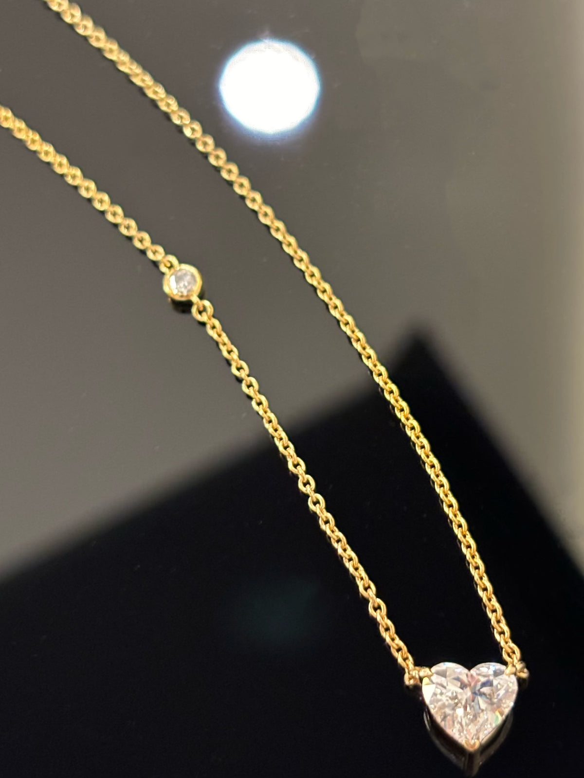 Heart-cut lab-grown diamond necklace in 18K yellow gold, original detail view