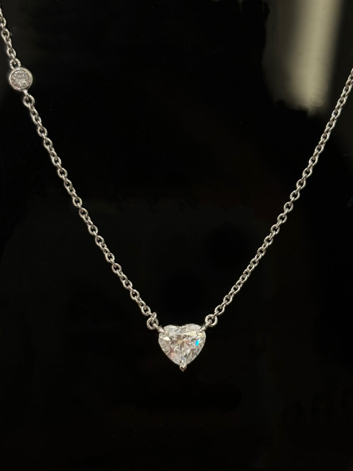 Heart-cut lab-grown diamond necklace in 18K white gold, original detail view