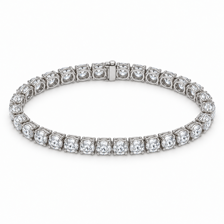 Complete round lab-grown diamond tennis bracelet in 18K white gold, full oval on a white background
