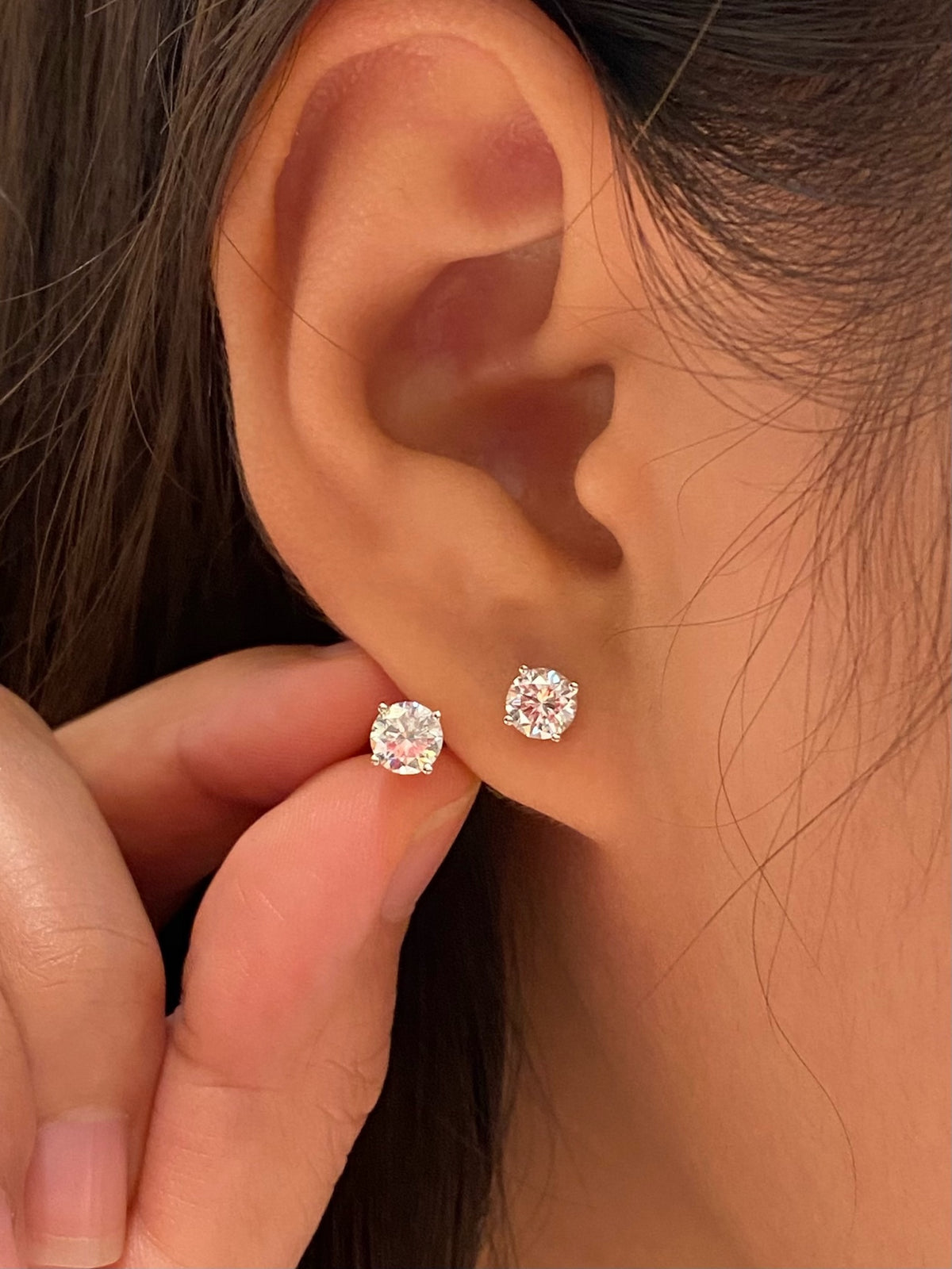 Classic round diamond studs, original wearing reference 1